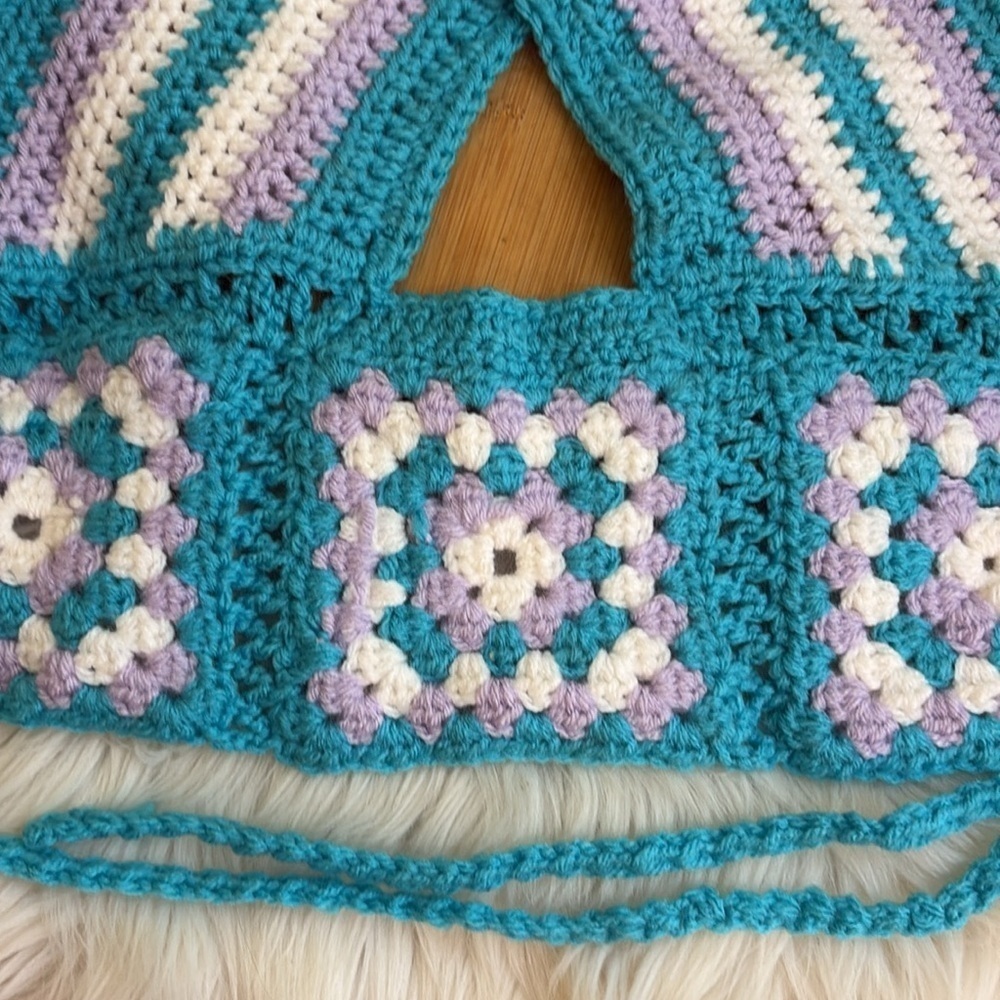 Handmade Blue White Purple Crochet Cut Out Criss Cross Granny Square Crop Top M - Picture 6 of 12